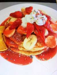 Who Likes Strawberrie (& I Guess Pancakes)?  HA!